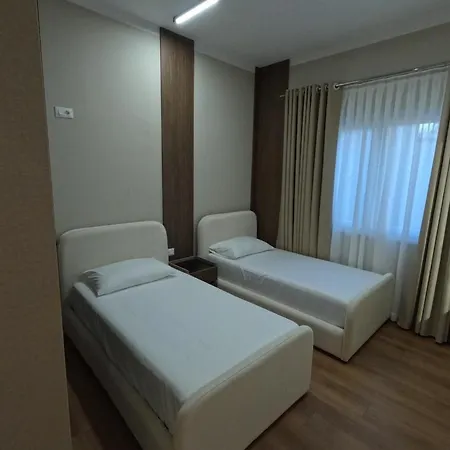 1985 Villa Tirana